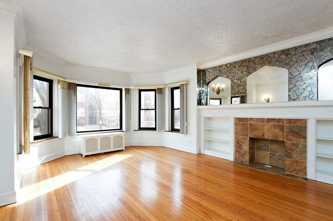 8014 S Vernon Ave in Chicago, IL - Building Photo - Interior Photo