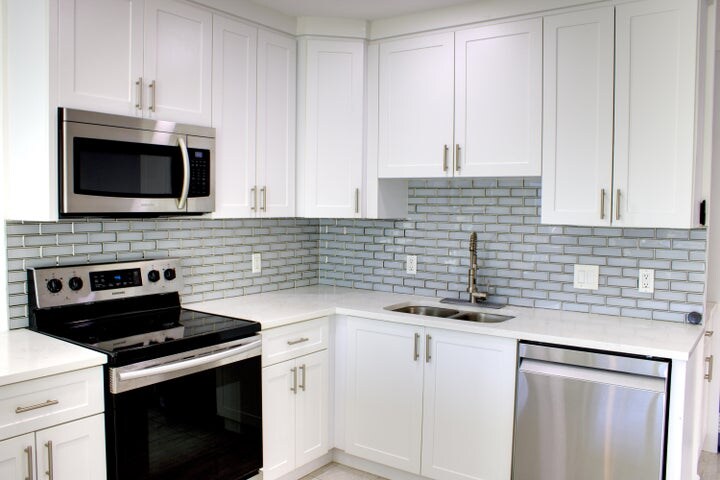 517 NW 52nd St in Boca Raton, FL - Building Photo