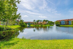 602 Villa Cir in Boynton Beach, FL - Building Photo