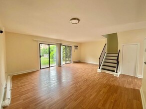59 Hudson Heights Dr in Poughkeepsie, NY - Building Photo - Building Photo