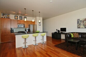 2960 Eastlake Ave E in Seattle, WA - Building Photo - Building Photo