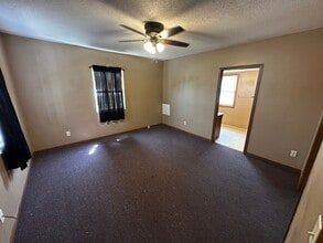 226 E Hyde Park Ave in St. Joseph, MO - Building Photo - Building Photo