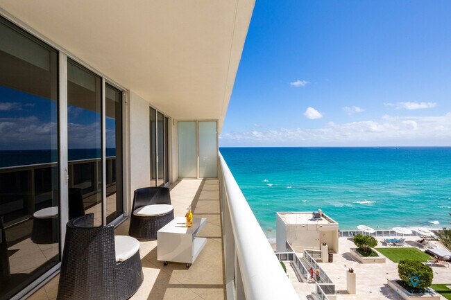 1830 S Ocean Dr in Hallandale Beach, FL - Building Photo - Building Photo