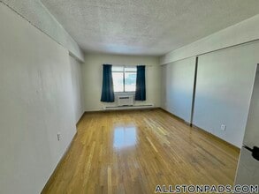 1110 Commonwealth Ave, Unit 502 in Boston, MA - Foto de edificio - Building Photo