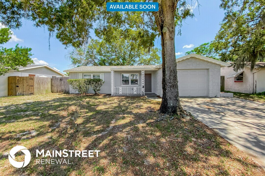 3128 Brompton Dr in Holiday, FL - Building Photo