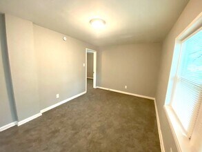 1295 Foxcroft St in Memphis, TN - Building Photo - Building Photo