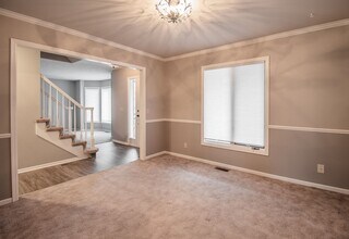 919 Hogan Dr in Papillion, NE - Building Photo - Building Photo