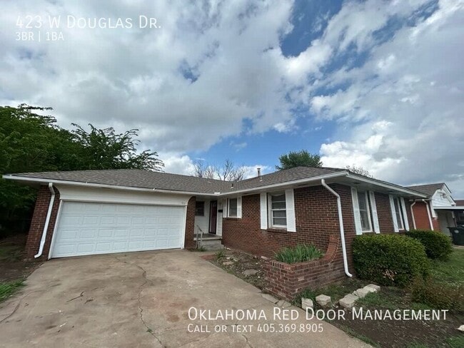 property at 423 W Douglas Dr