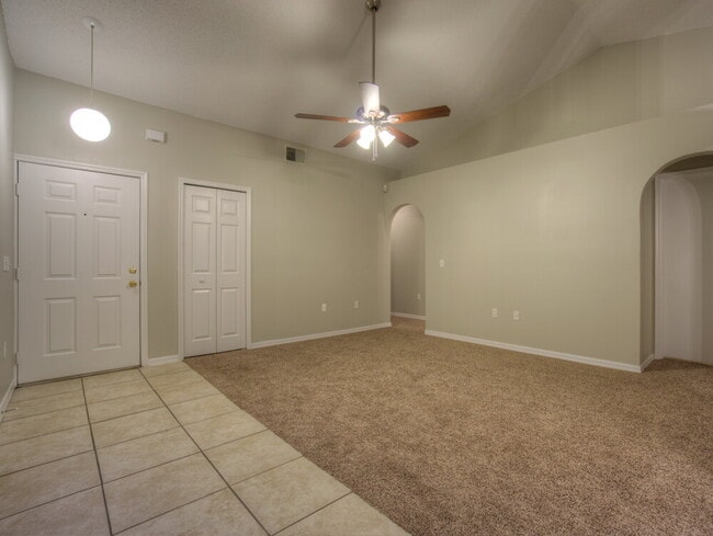 7651 Harbor Lake Dr in Orlando, FL - Building Photo - Building Photo
