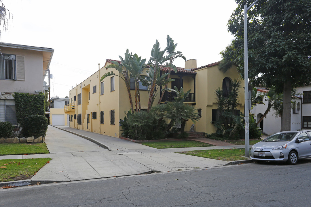 1210 N Orange Grove Ave in West Hollywood, CA - Foto de edificio