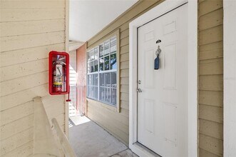 302 Lake Parsons Green in Brandon, FL - Building Photo - Building Photo