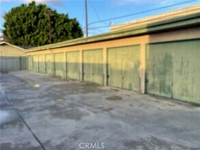 3275 E Artesia Blvd in Long Beach, CA - Building Photo - Building Photo