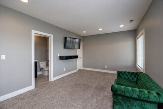 9440 Rushbrook Dr in Johnston, IA - Foto de edificio - Building Photo