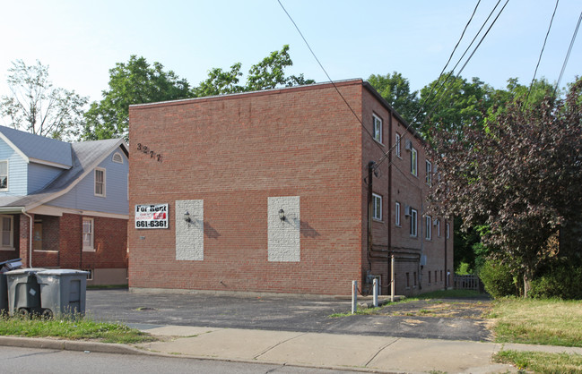 3277 Werk Rd in Cincinnati, OH - Foto de edificio - Building Photo