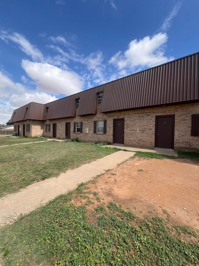 400 N Cedar Ave in Lubbock, TX - Building Photo - Building Photo