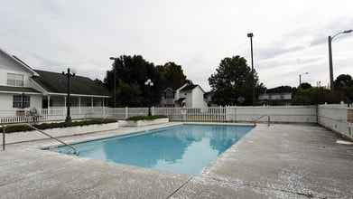 Green Gables Apartments in Ocala, FL - Building Photo - Building Photo