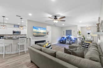 15193 Mille Fiore Blvd in Port Charlotte, FL - Building Photo - Building Photo