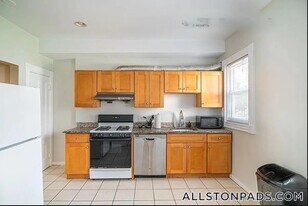 6 Haskell St in Boston, MA - Building Photo