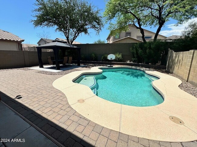 property at 4512 W Stoneman Dr