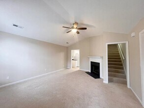 312 Golden Leaf Ln in Simpsonville, SC - Building Photo - Building Photo