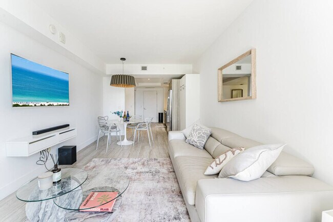 101 NE 34th St in Miami, FL - Building Photo - Building Photo