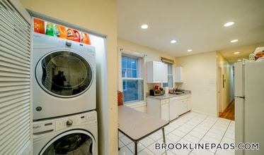 81 Gibbs St in Brookline, MA - Building Photo - Building Photo