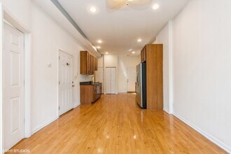 1822 W Huron St in Chicago, IL - Building Photo - Building Photo