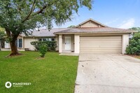 912 Gatewood Ct NE in Palm Bay, FL - Foto de edificio - Building Photo