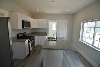 1336 S Catalina St in Los Angeles, CA - Building Photo - Building Photo