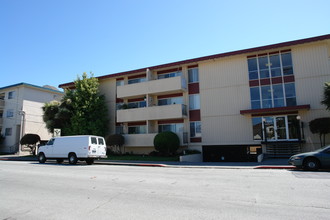 Kent Apartments in San Carlos, CA - Building Photo - Building Photo