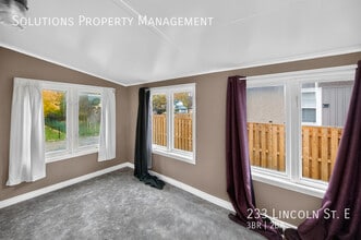 233 Lincoln St in Welland, ON - Building Photo - Building Photo