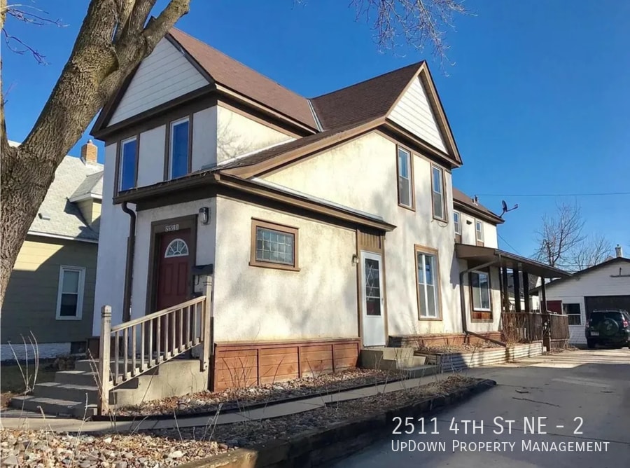 2511 4th St NE in Minneapolis, MN - Building Photo