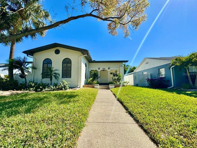 3120 S Julia Cir in Tampa, FL - Building Photo - Building Photo