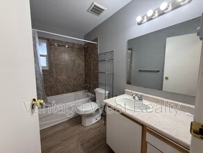255-255 Nickel Rd in Kelowna, BC - Building Photo - Building Photo