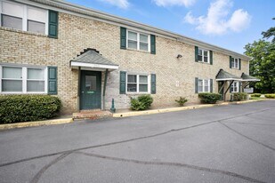 905 Leisure Square in Virginia Beach, VA - Building Photo