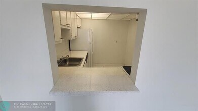 4374 NW 9th Ave in Pompano Beach, FL - Building Photo - Building Photo