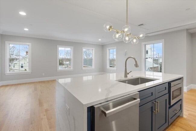 30 Dighton St, Unit 3
