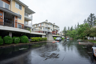 The Saxony Apartments in Sammamish, WA - Building Photo - Building Photo