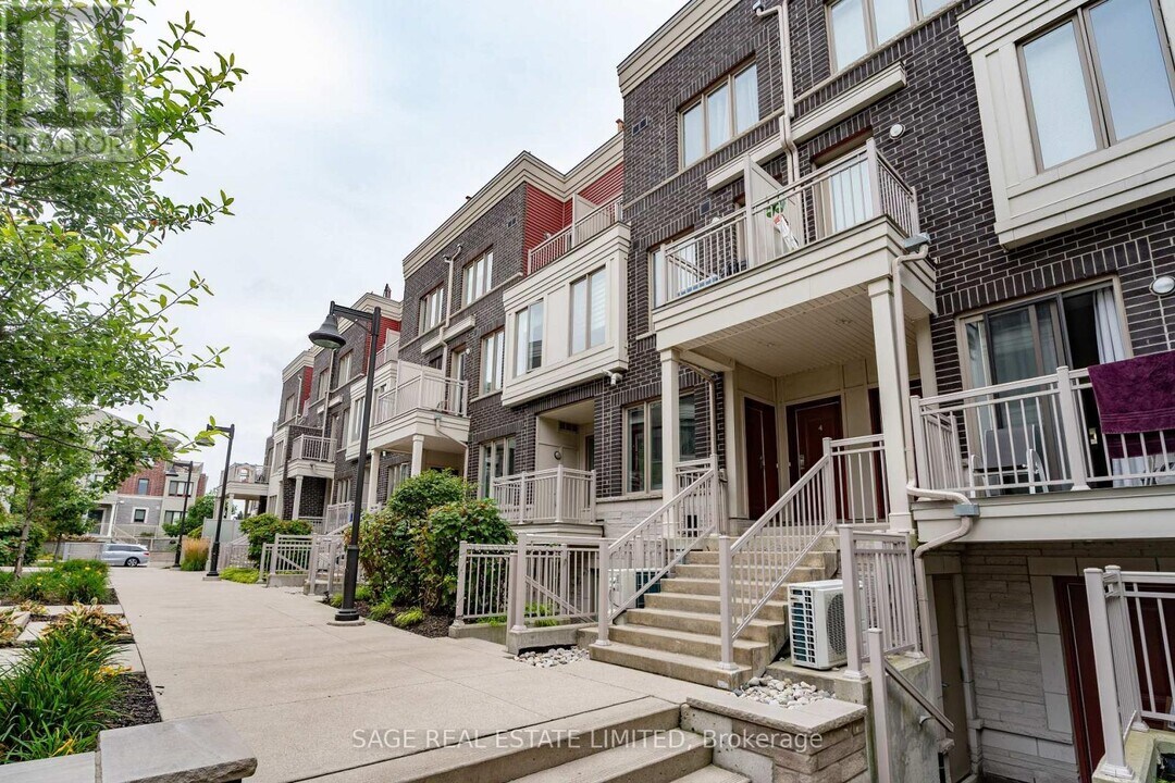 140 Long Branch Ave in Toronto, ON - Building Photo