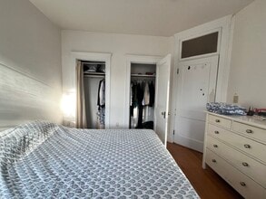 1677 Beacon St, Unit 4 in Brookline, MA - Foto de edificio - Building Photo