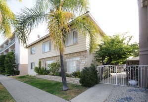 5317 E The Toledo in Long Beach, CA - Building Photo