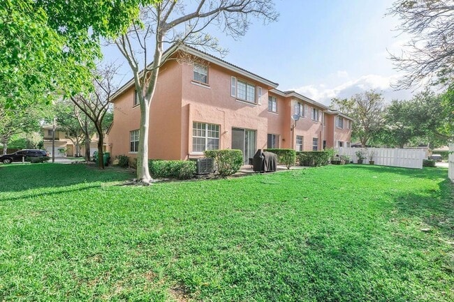 9090 NW 40th Pl in Sunrise, FL - Building Photo - Building Photo