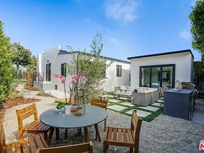 2512 16th St in Santa Monica, CA - Building Photo - Building Photo
