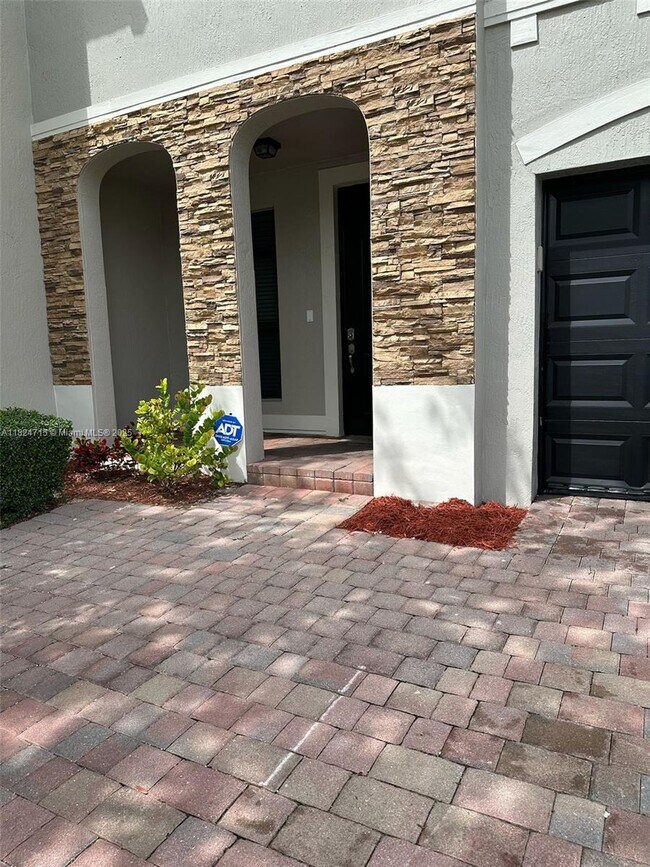 23983 SW 118 Ave in Princeton, FL - Building Photo - Building Photo