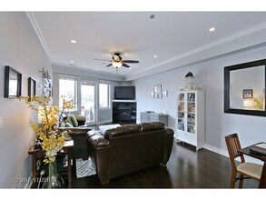 4950 N Western Ave in Chicago, IL - Building Photo - Building Photo