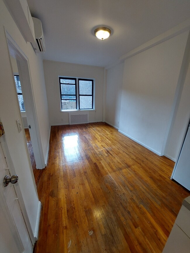 156 W 95th St, Unit 3B in New York, NY - Foto de edificio - Building Photo