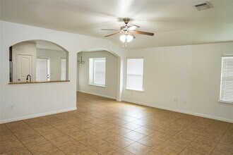 110 Kingfisher Ln in Kyle, TX - Building Photo - Building Photo