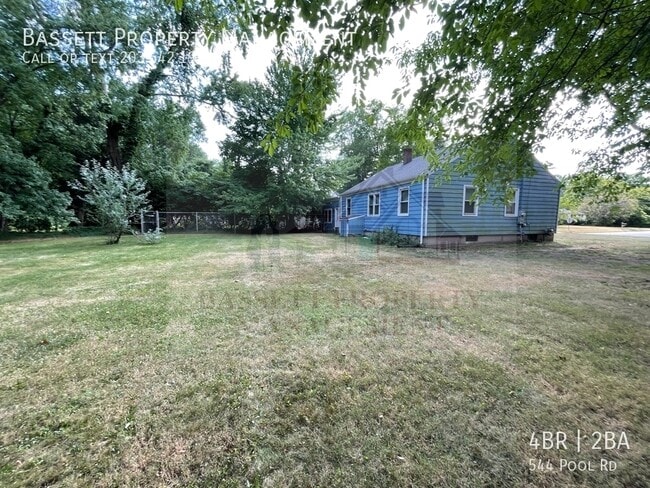 544 Pool Rd in North Haven, CT - Building Photo - Building Photo