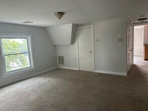 31 Lyman St, Unit 3 in Brockton, MA - Foto de edificio - Building Photo