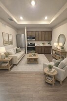 3917 Harvest Hearth Pl, Unit B in Plant City, FL - Building Photo